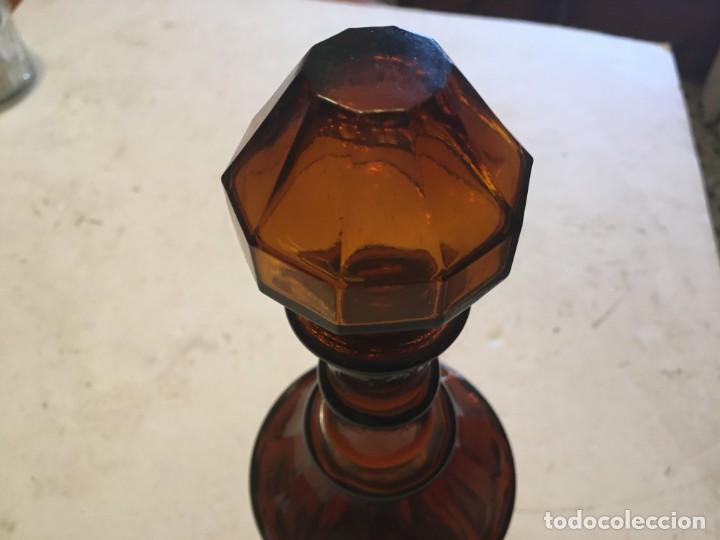 Botellas antiguas: botella con formas, o rara, para brandy - Foto 3