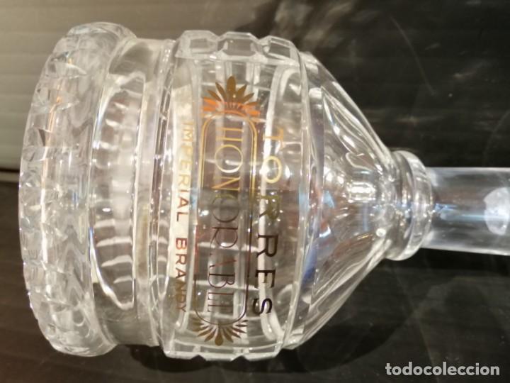 Botellas antiguas: BOTELLA VAC&Iacute;A DE BRANDY HONORABLE - Foto 4