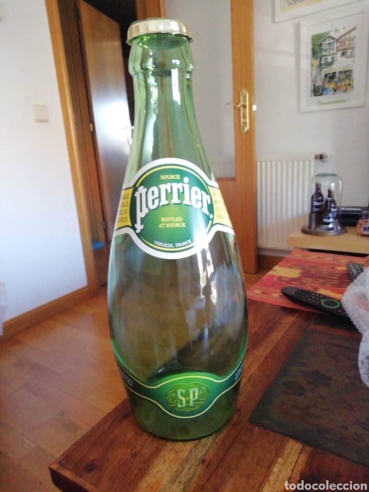 Botellas antiguas: Botella de cristal de perrier - Foto 1