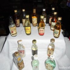 Botellas antiguas: 10 BOTELLINES DE VODKA VARIAS MARCAS VER FOTOS SIRVEN DE DESCRIPCION. Lote 209041157