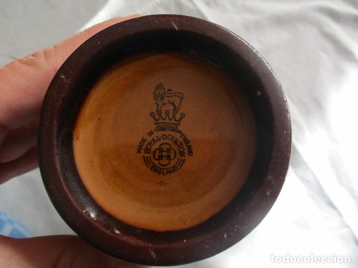 Botellas antiguas: botella royal doulton - Foto 12