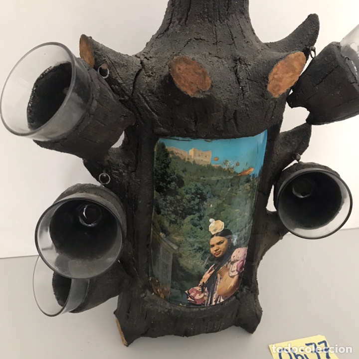 Botellas antiguas: BOTELLA VAC&Iacute;A ARTESANAL EN FORMA DE TRONCO - Foto 2