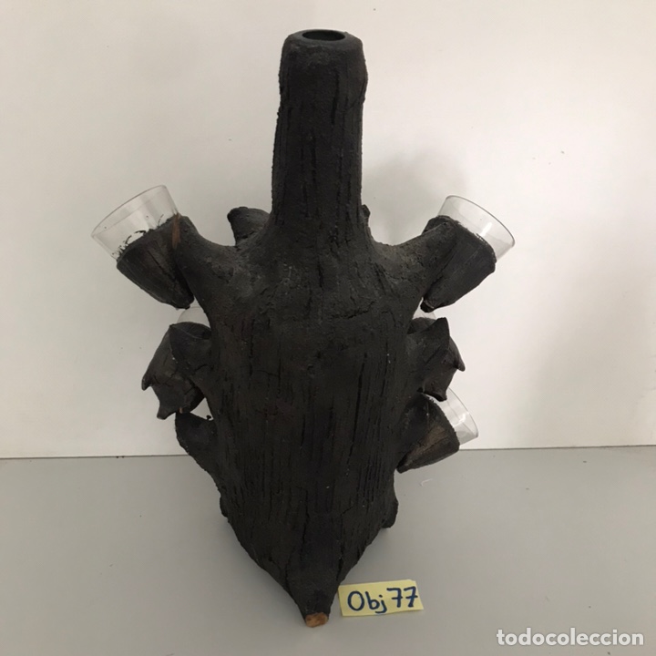 Botellas antiguas: BOTELLA VAC&Iacute;A ARTESANAL EN FORMA DE TRONCO - Foto 3