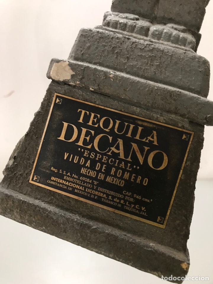 Botellas antiguas: BOTELLA MEXICANA VAC&Iacute;A DE TEQUILA DECANO - Foto 2