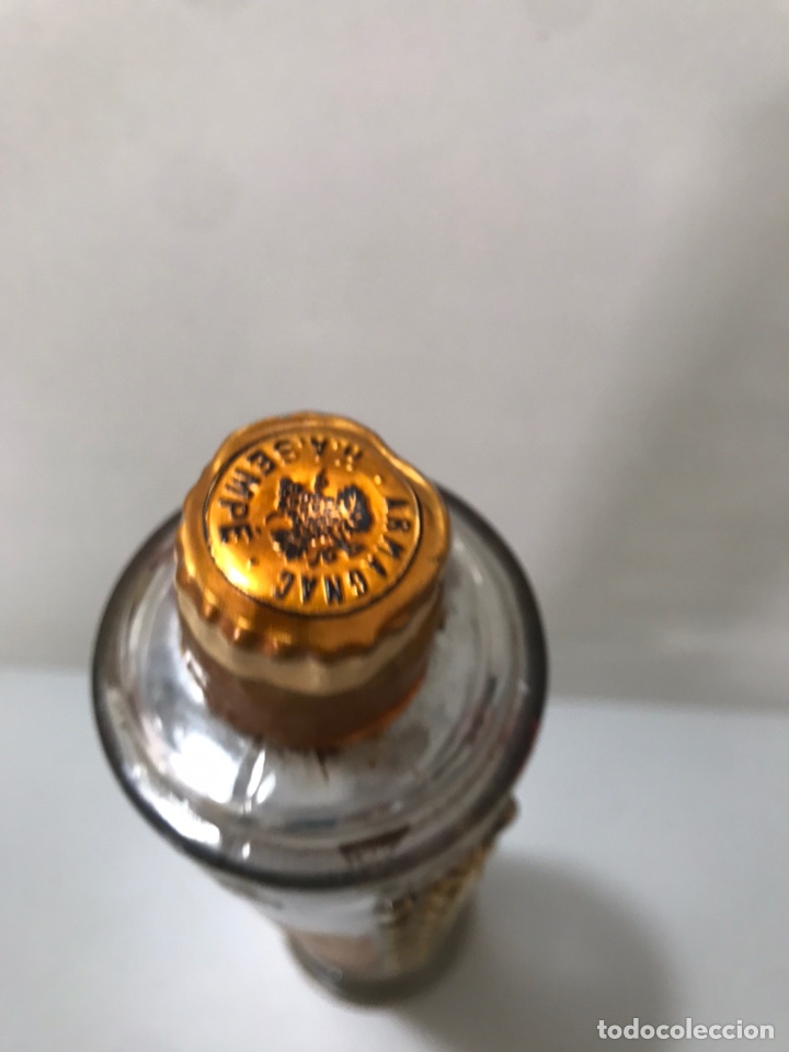Botellas antiguas: RARA BOTELLA DE LICOR VACIA - Foto 2