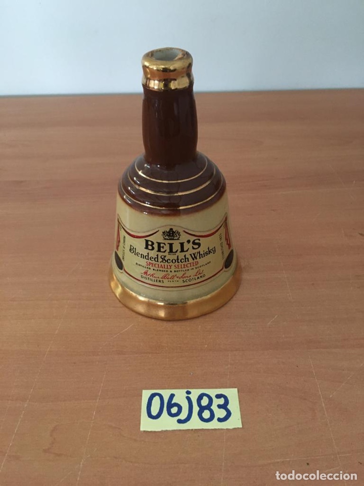 Botellas antiguas: BOTELLA EN FORMA CAMPANA WISKY - Foto 1