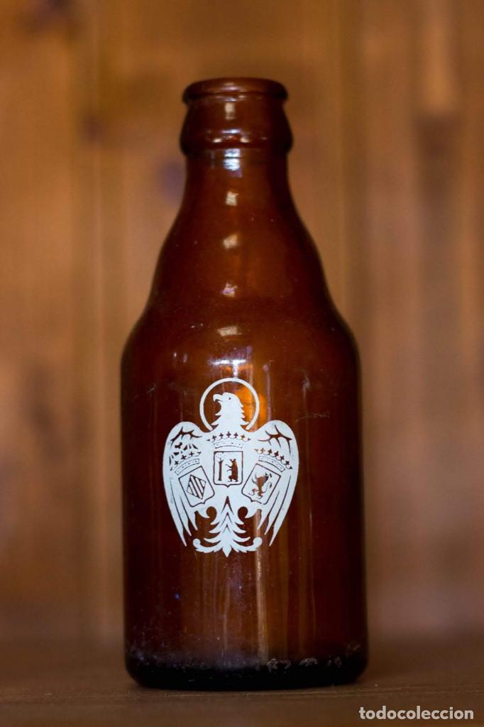 Botellas antiguas: Botellin El &Aacute;guila - Foto 1