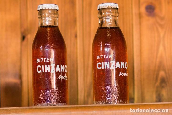 Botellas antiguas: Botellas de Bitter Cinzano Soda - Foto 1