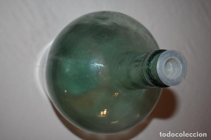 Botellas antiguas: Damajuana botella cristal Viresa - Foto 7