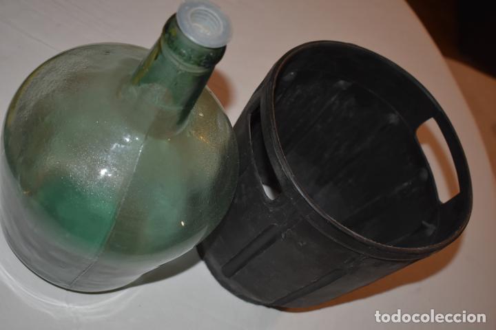 Botellas antiguas: Damajuana botella cristal Viresa - Foto 8