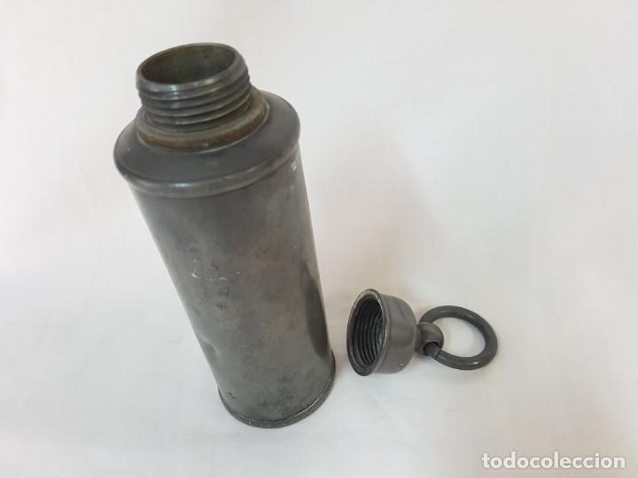 Botellas antiguas: Botella de peltre. 1900. - Foto 3