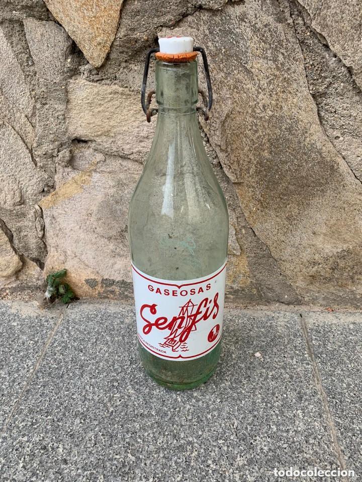 Botellas antiguas: BOTELLA DE GASEOSA GENFIS - Foto 1