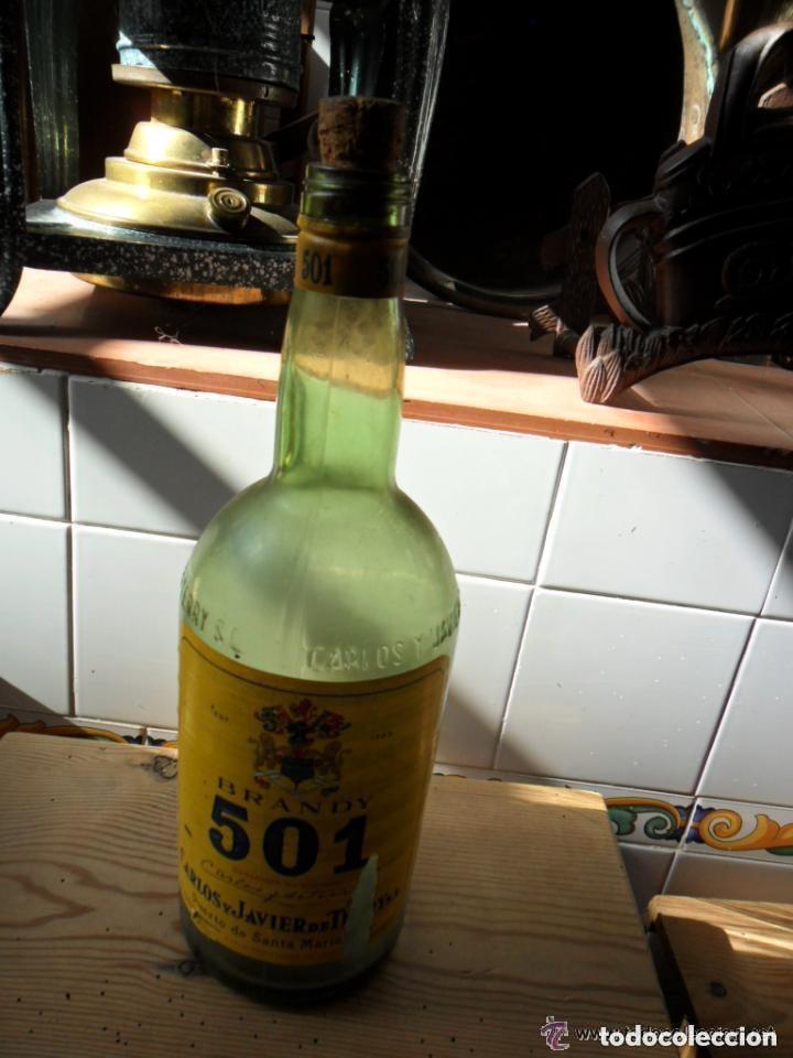 Botellas antiguas: GRAN BOTELLA DE CO&Ntilde;AC 501 VACIA - 2L - Foto 3