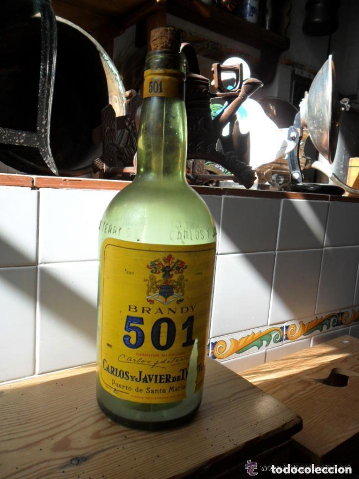 Botellas antiguas: GRAN BOTELLA DE CO&Ntilde;AC 501 VACIA - 2L - Foto 4