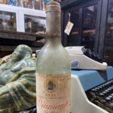 Botellas antiguas: BOTELLA DE VINO BLANCO SEMI DULCE ”DIAMANTE” - MEDIDAS 29CM / 750ML. Lote 217614106