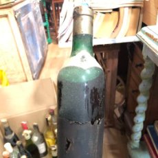 Botellas antiguas: BOTELLA DE GRAN SOLERA - SIN IDENTIFICAR - MEDIDAS 30CM - 75CL. Lote 217625103