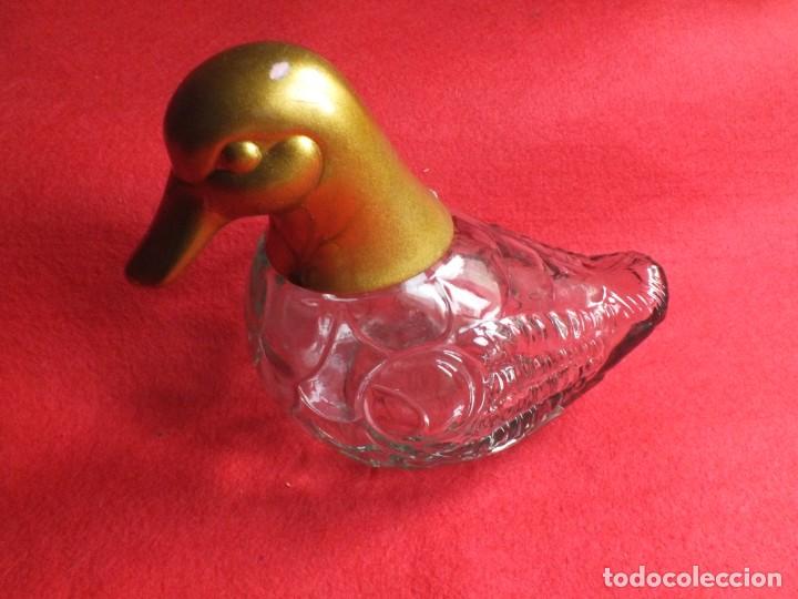 Botellas antiguas: BOTELLA LICORERA CON FORMA DE PATO - Foto 2