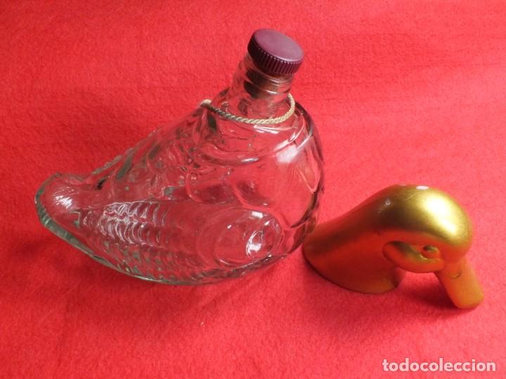 Botellas antiguas: BOTELLA LICORERA CON FORMA DE PATO - Foto 3