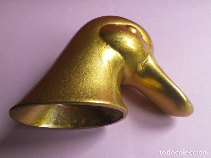 Botellas antiguas: BOTELLA LICORERA CON FORMA DE PATO - Foto 5