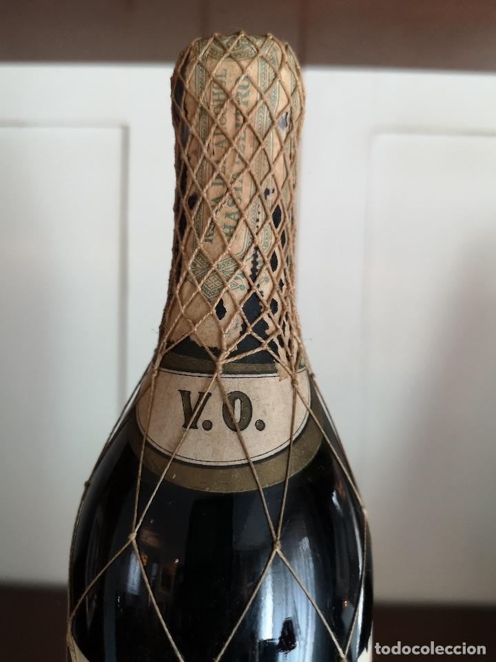 Botellas antiguas: Botella Brandy Terry A&ntilde;os 50 - Foto 3