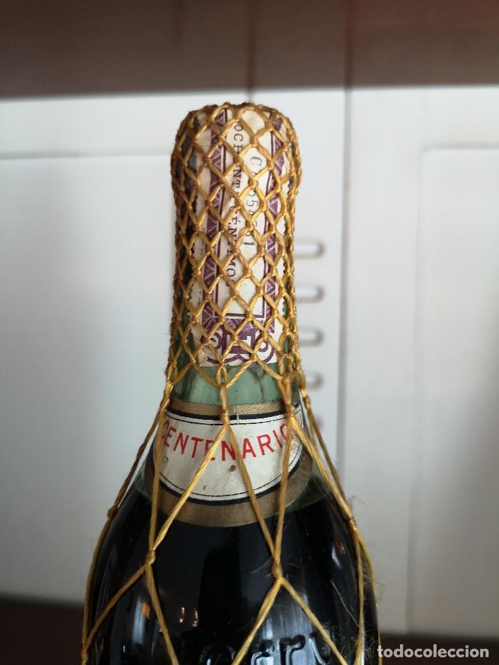 Botellas antiguas: Botella Co&ntilde;ac TERRY a&ntilde;os 50 - Foto 3