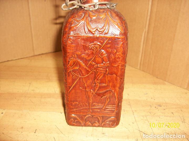 Botellas antiguas: BOTELLA FORRADA EN PIEL - Foto 4