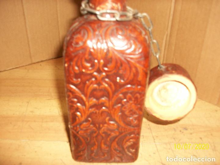 Botellas antiguas: BOTELLA FORRADA EN PIEL - Foto 6
