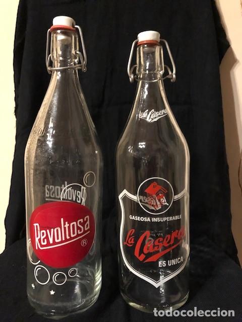 Botellas antiguas: Dos botellas de gaseosa - Foto 1
