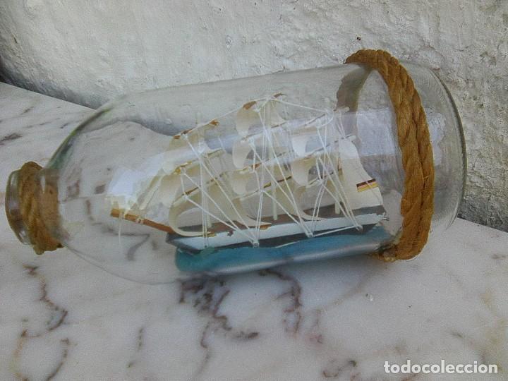 Botellas antiguas: Barco en botella de cristal - Foto 2