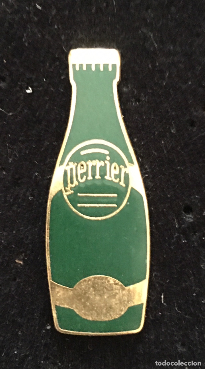Botellas antiguas: Pin Agua Perrier esmaltado - Foto 1