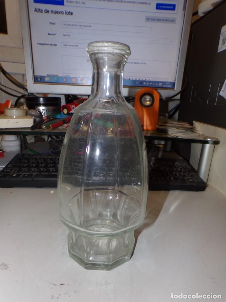 Botellas antiguas: ESTAMOS LIQUIDANDO. antigua botella cristal - Foto 1