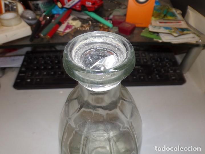 Botellas antiguas: ESTAMOS LIQUIDANDO. antigua botella cristal - Foto 2