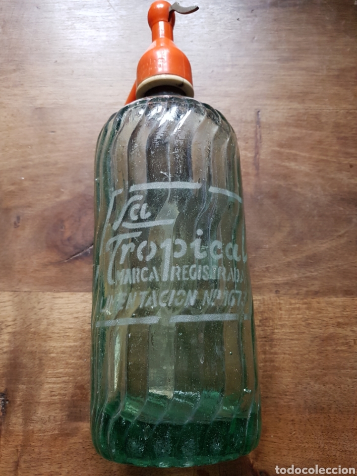 Botellas antiguas: Sif&oacute;n la tropical Barcelona - Foto 1