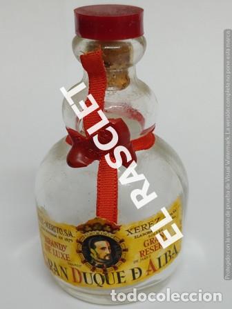 Botellas antiguas: MINI BOTELLA - GRAN DUQUE D ALBA - VACIA - - Foto 1