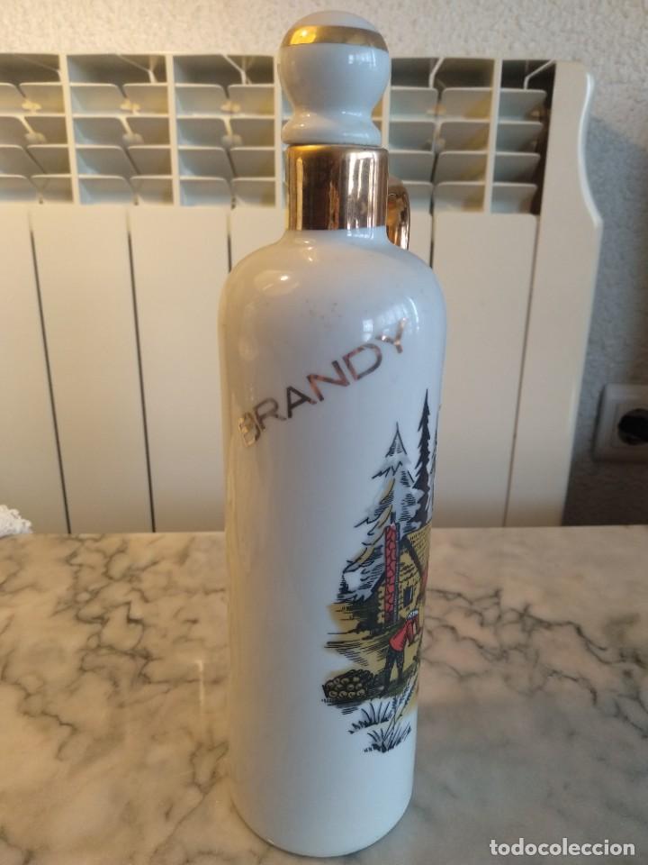 Botellas antiguas: Botella cer&aacute;mica de brandy (vac&iacute;a) - Foto 2