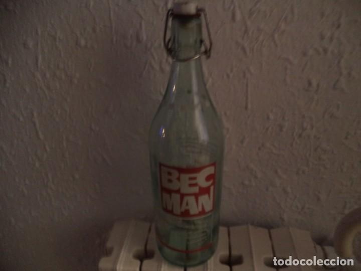 Botellas antiguas: Botella de Gaseosa Bec Man - Foto 1