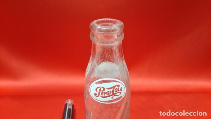 Botellas antiguas: MINI BOTELLA DE PEPSI - Foto 2