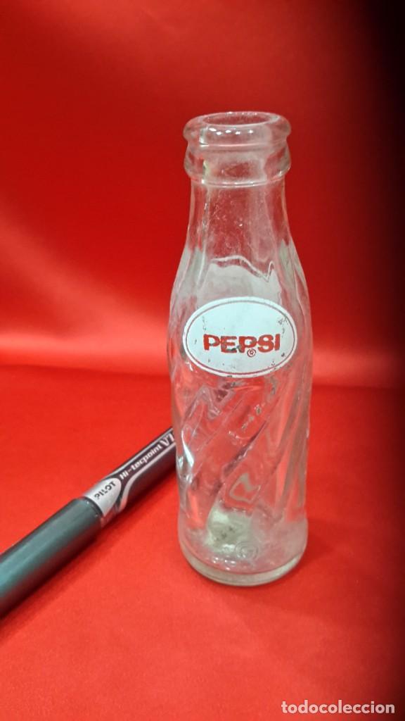 Botellas antiguas: MINI BOTELLA DE PEPSI - Foto 7