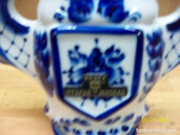 Botellas antiguas: BOTELLA BICEFALA DE VODKA- EN CERAMICA - Foto 2