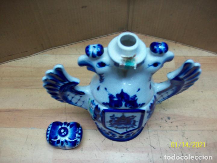 Botellas antiguas: BOTELLA BICEFALA DE VODKA- EN CERAMICA - Foto 5