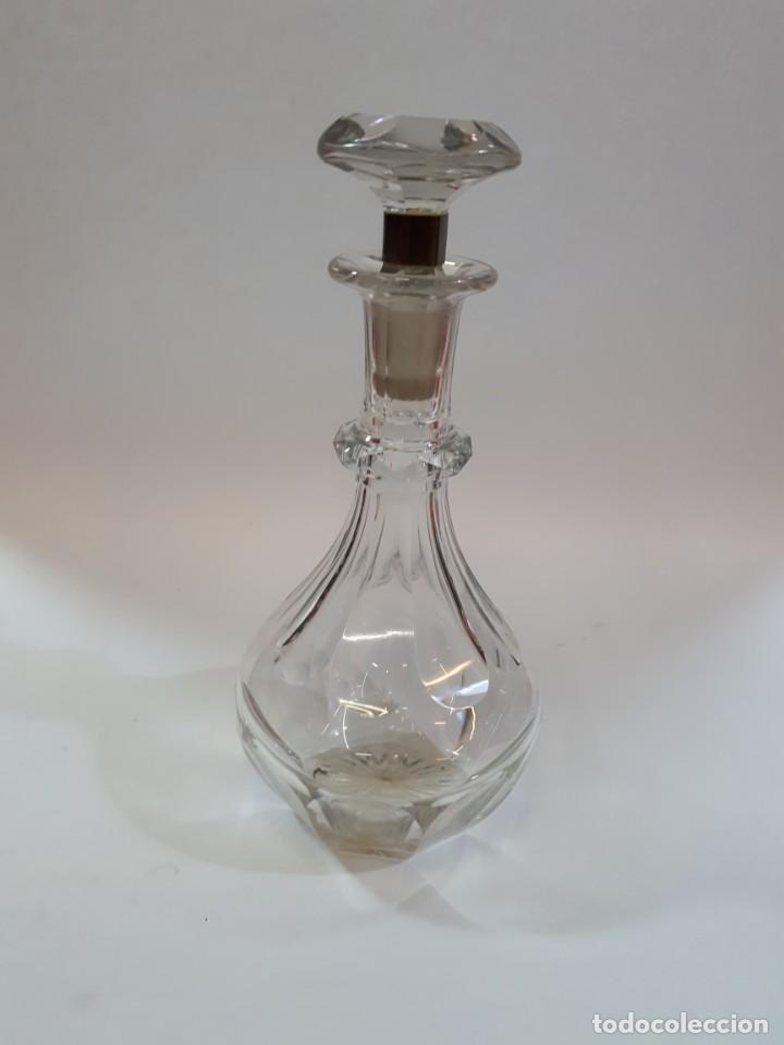 Botellas antiguas: Licorera, botella cristal tallado. - Foto 1