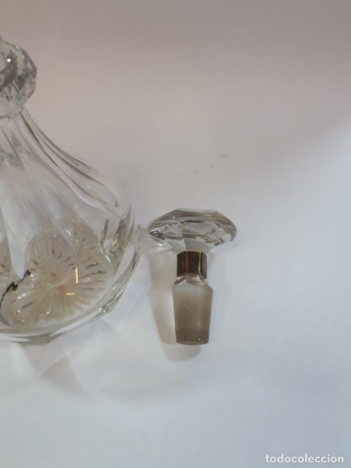 Botellas antiguas: Licorera, botella cristal tallado. - Foto 4
