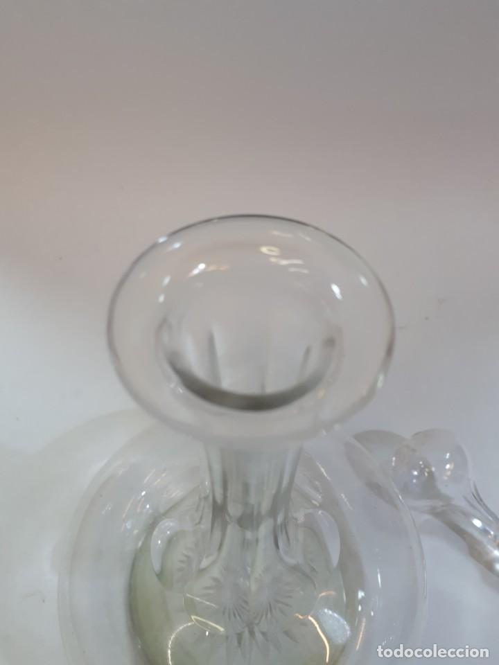 Botellas antiguas: Licorera. Botella cristal tallado. - Foto 7