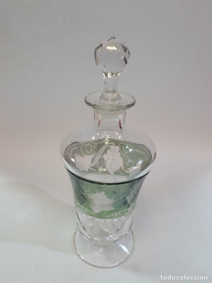 Botellas antiguas: Licorera, botella cristal tallado. - Foto 1