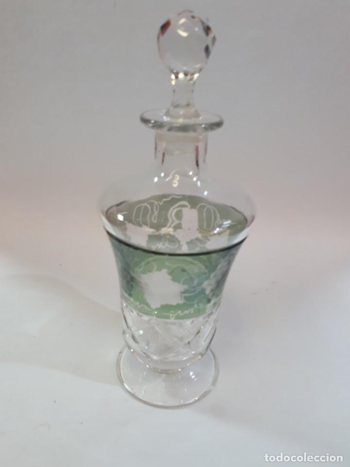 Botellas antiguas: Licorera, botella cristal tallado. - Foto 2