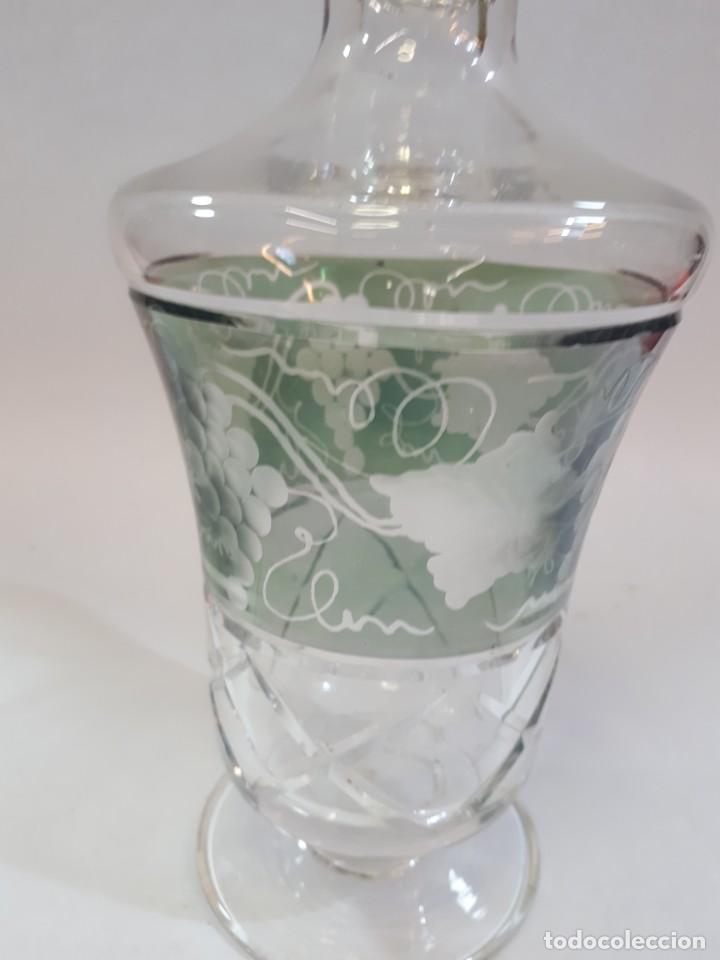 Botellas antiguas: Licorera, botella cristal tallado. - Foto 6