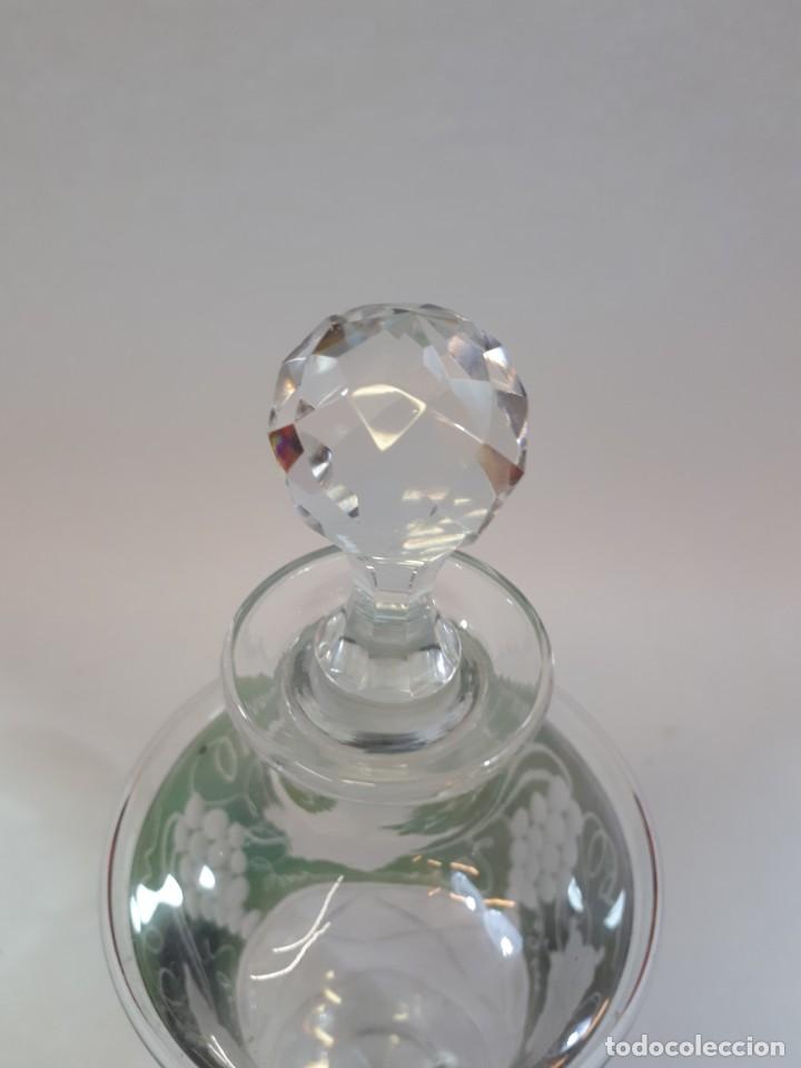 Botellas antiguas: Licorera, botella cristal tallado. - Foto 9