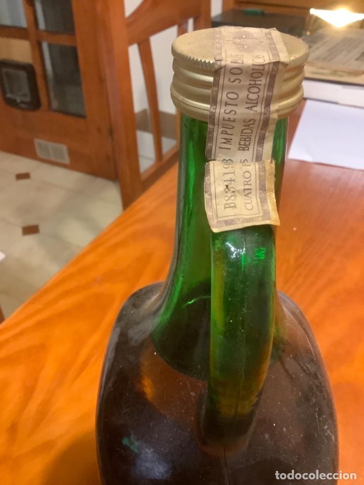Botellas antiguas: BRANDY IBERICO BOTELLA DE 2 LITROS - Foto 3
