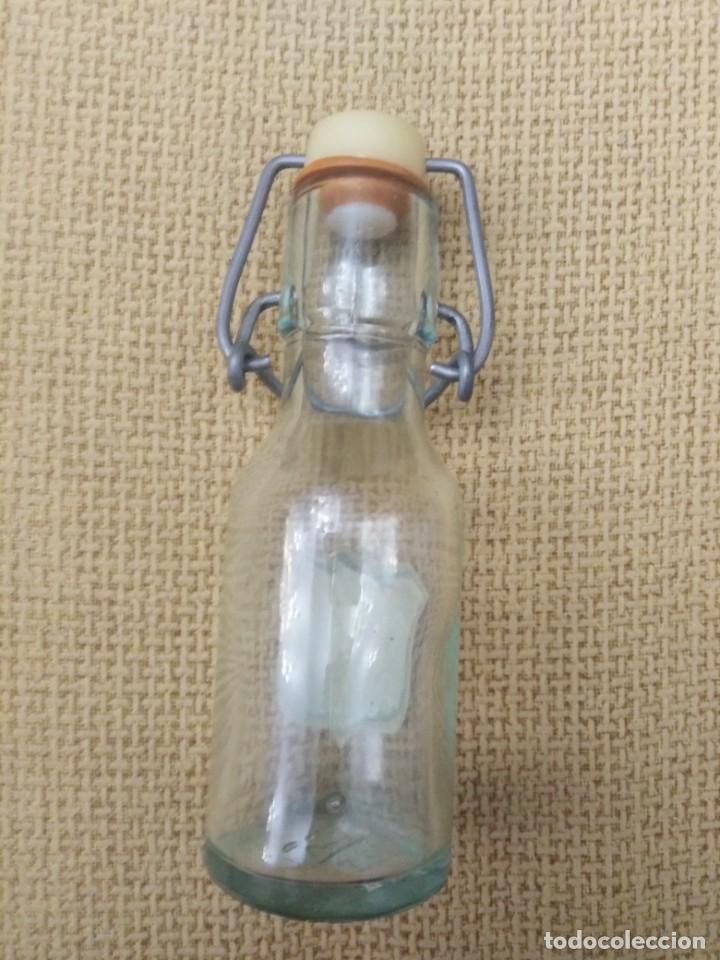 Botellas antiguas: Botella miniatura Frutti Bolas Dulciora - Foto 3
