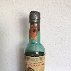 Botellas antiguas: FUNDADOR BRANDY JEREZ FINE CHAMPAGNE SELLO HACIENDA 70 LACRADO ORIGINAL. Lote 238646050